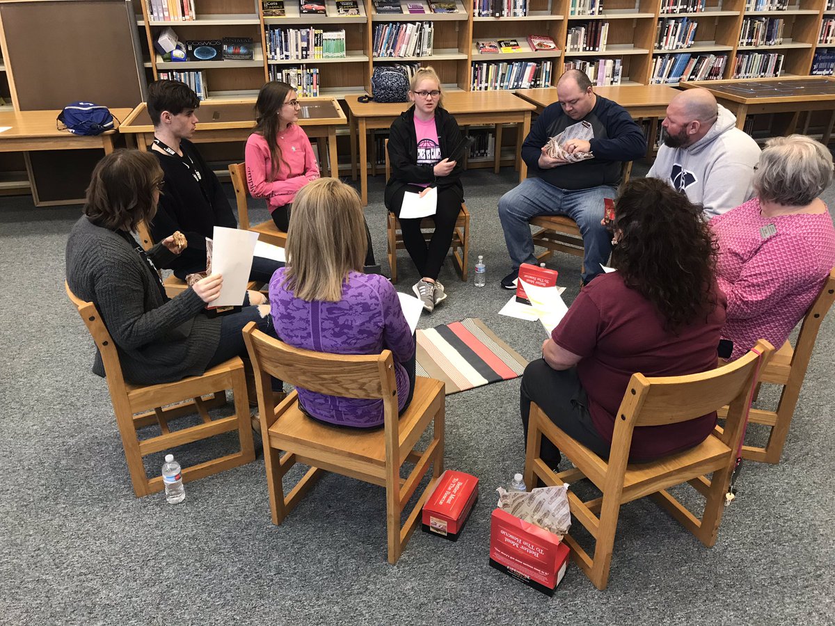 AshleyMairFHC's tweet image. #FHSDLearns through STUDENT LED Restorative Circles during Lunch and Learn. Relationships matter!