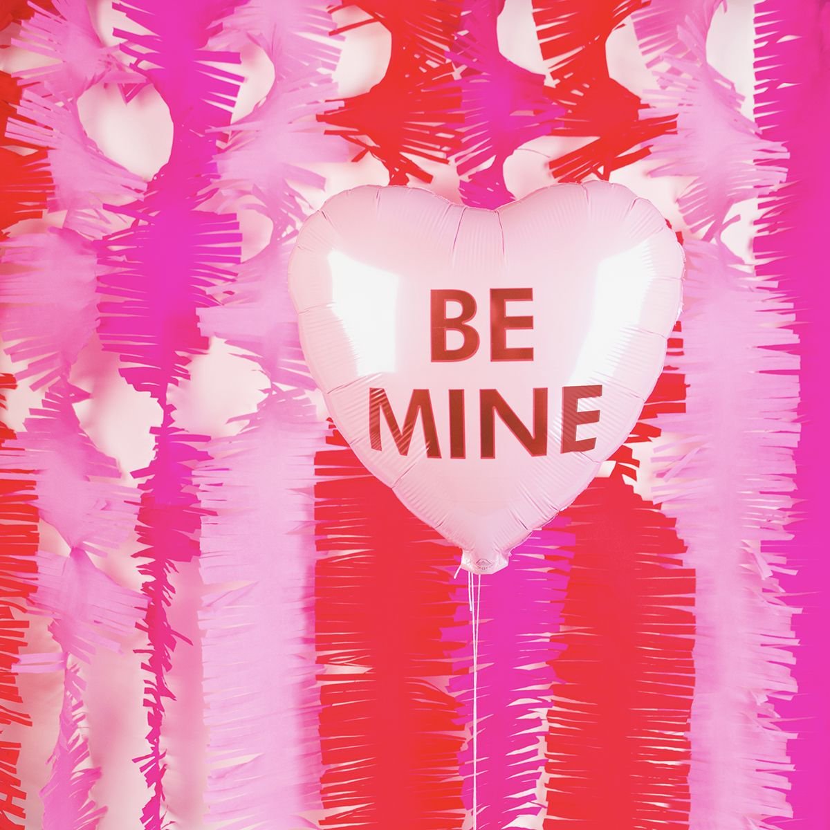 Une déclaration, ma déclaration. 💕 Be mine or leave me alone with some ice cream and a Bridget movie! #declarationdamour #francegall #ballon #bemine #mylittleday #dailydoseoffiesta buff.ly/2CrZofN