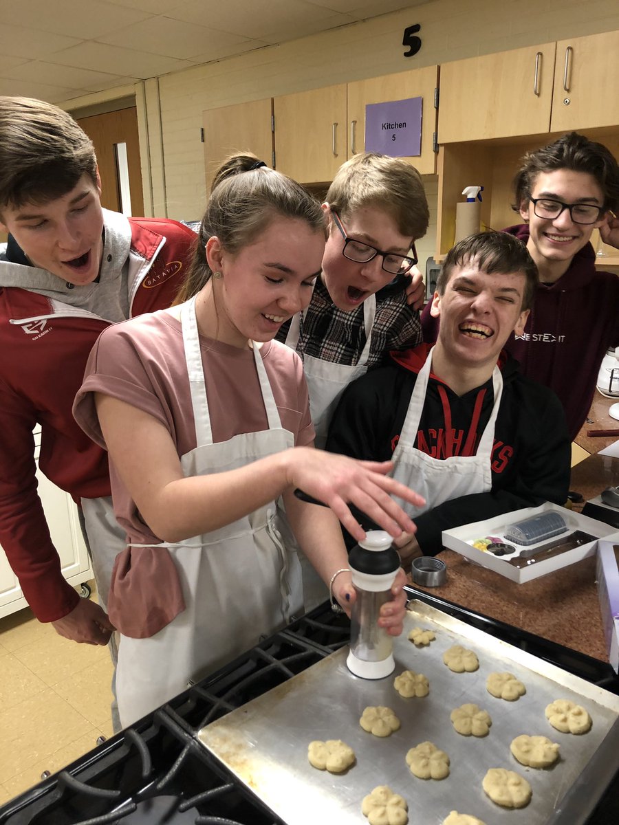 BPS101Pride's tweet photo. Great batch of cookies, even better batch of kids 👩🍳 👨🍳 🍪 #BPS101Pride #CulinaryArtsII @MissSavitski @BPS101 https://t.co/OqvTgCTRBs