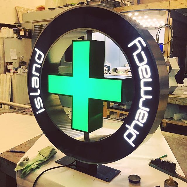 MoodSigns's tweet image. Applying the finishing touches to another beautiful bespoke Pharmacy Cross #theposabilitiesareendless