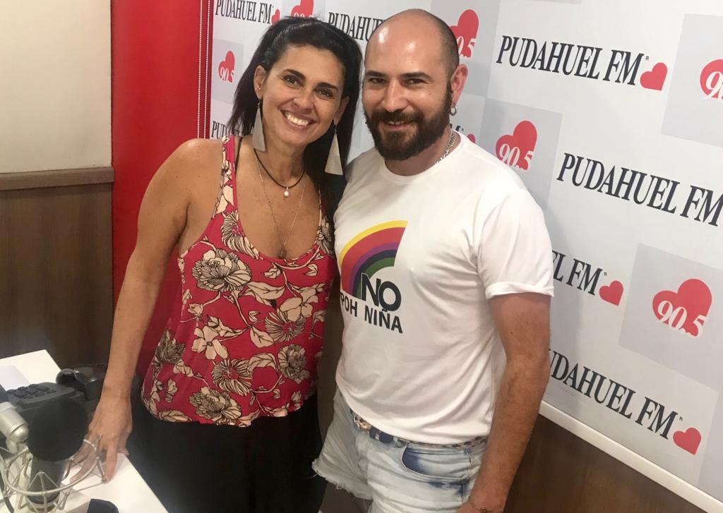 RadioPudahuel's tweet photo. Ya estamos al aire con #Devajot en las #MuñecasPudahuel
llámanos al 223812020-21-22...además envíanos tus audios, COMENTARIOS Y BUENA ONDA AL +56 9 94505122 y no te olvides @ClaudiaSaezH @devajot y recuerda visitar https://t.co/3gOZnYoBoP https://t.co/IYMyLb9QkC