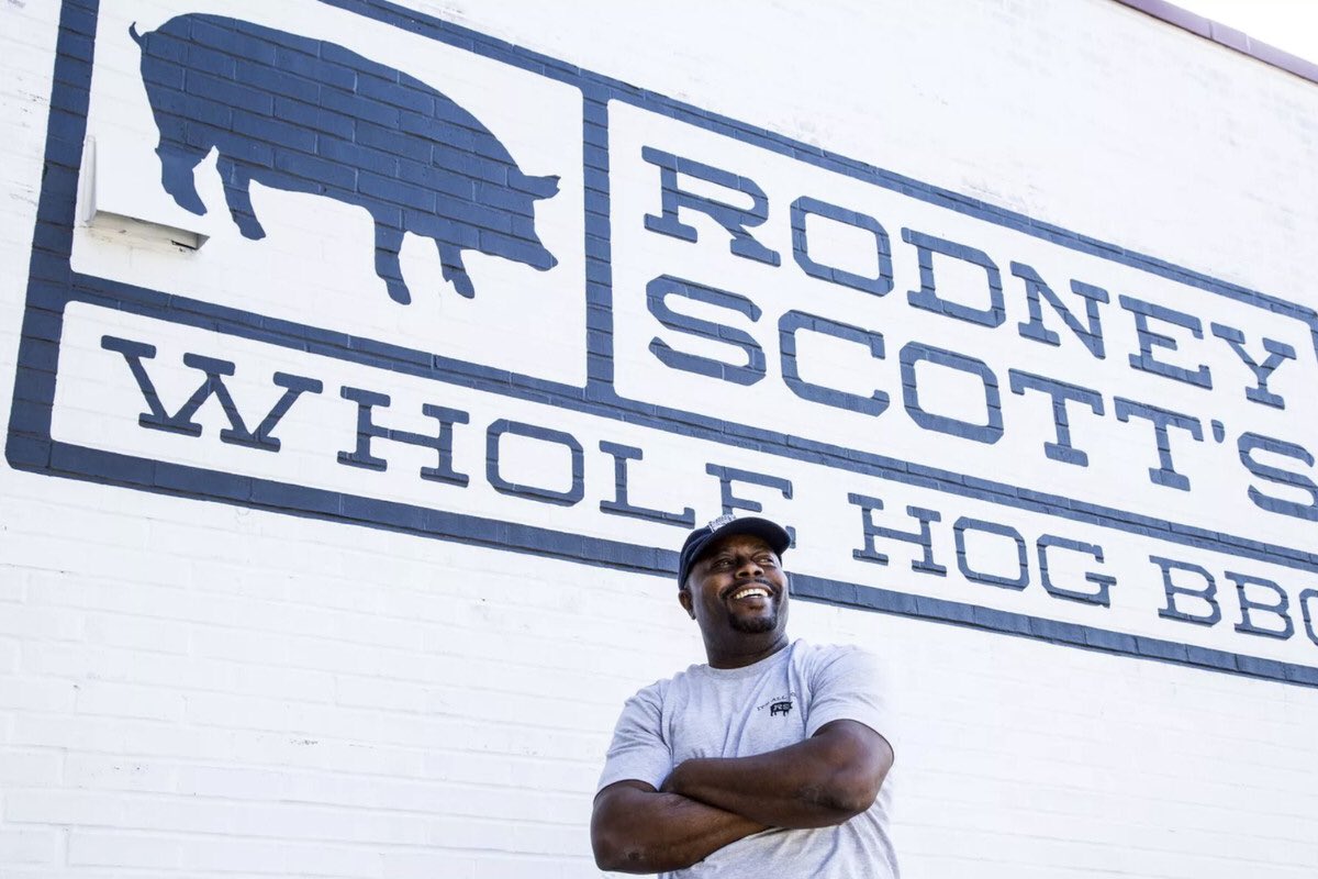 AireusPOS's tweet photo. #pos #aireus #restaurant #hotels #Hospitality top chef alum and legendary pit master Rodney Scott selects Aireus iPad enterprise POS for there restaurants https://t.co/xuOiS5PoOH