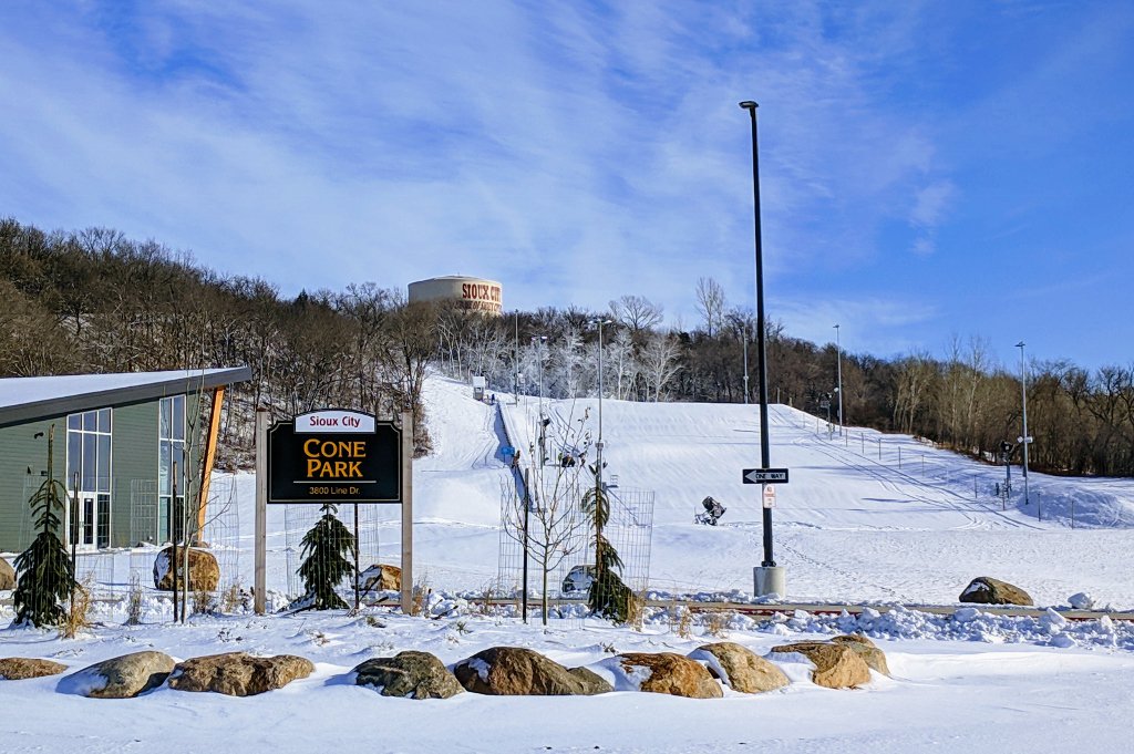 Excited that #ConePark has received <a href="/Travel_Iowa/">Travel Iowa</a>'s 2019 Outstanding Attraction award! bit.ly/2WScn3G
#SiouxCity #Iowa #tubing #skating #trails #splashpad #lodge