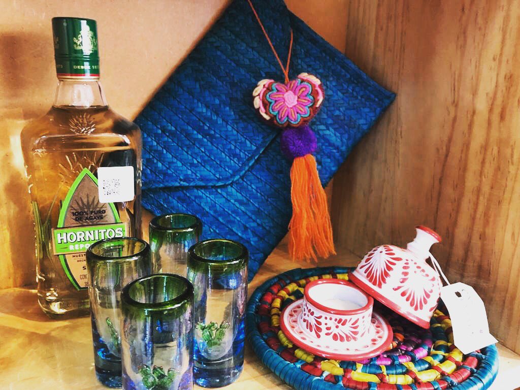 #viernestradicional #artesania #artesaniamexicana #tequila #vidriosoplado #talavera #palma #hechoenmexico #madeinmexico #handmade #mexico #lovemexico #casamexico