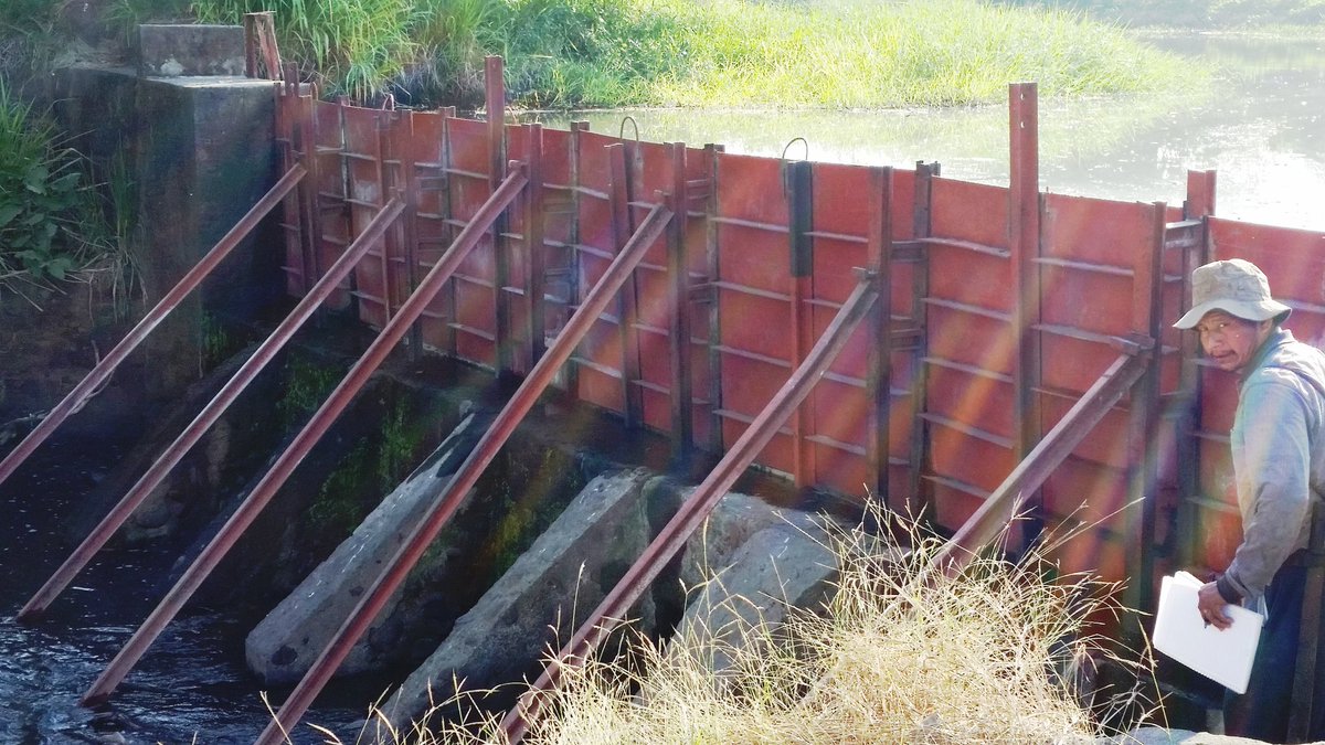 GtCodeca's tweet image. 4 defensor@s de derechos del agua, son criminalizados por el ingenio el Pilar y Magdalena en Champerico Retalhuleu, han denunciado desvíos y contaminación de ríos, se presentaron en el juzgado pluripersonal de Retalhuleu.