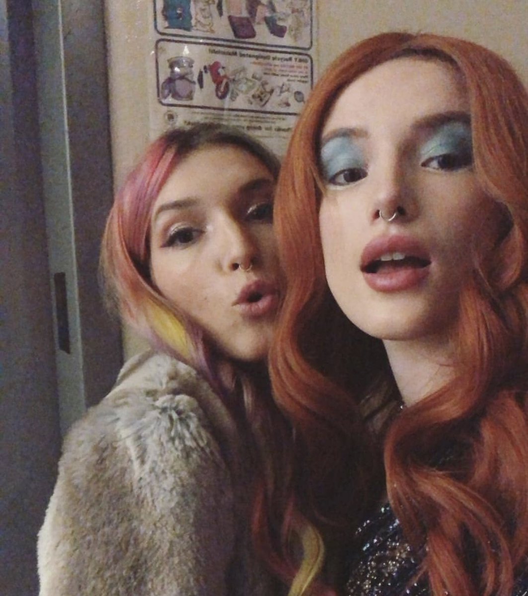 SpainThorne's tweet photo. Hermanas
Sisters 🦄👩🏻‍🦰 

#bellathorneforever #atodoritmochicago #bellathornedab #bellathorne #shakeitupchicago #bellathornefans #bellathornesnapchat #bellathornestyle #bellathorneforever #annabellathorne #bellathornelovesyou #bitchimbellathorne #bellathornevideo #bellathorneselfie https://t.co/Y6X3F1Mkfh