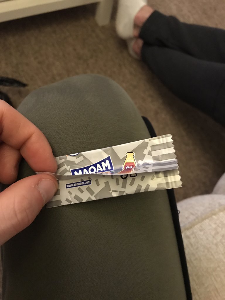Only cola in my pack and the pack was empty, what’s going on <a href="/OfficialMAOAM/">MAOAM UK</a> 👀