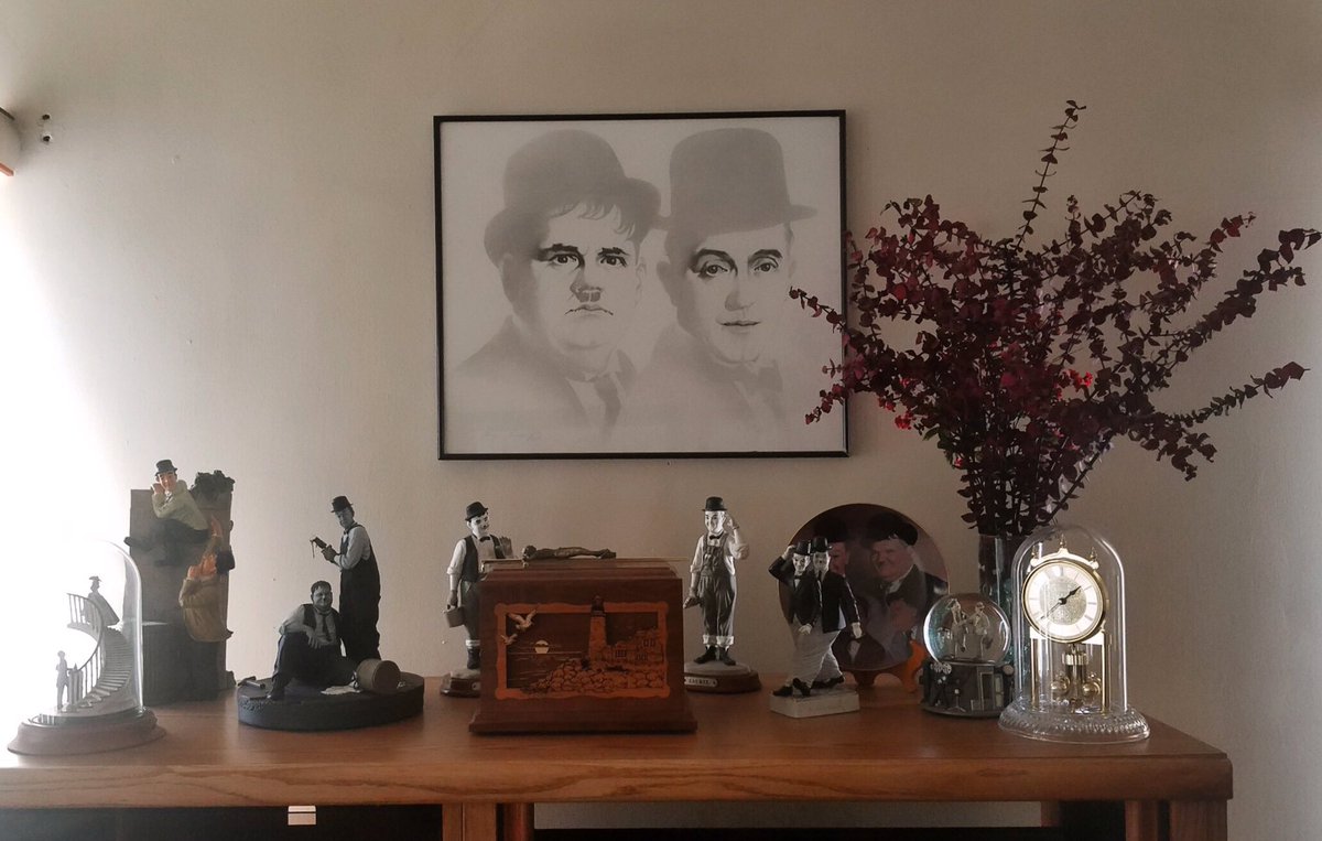 asoccerv's tweet photo. Mom would have loved her new #LaurelandHardy piece. They are with her always. @Stan_And_Ollie @collectsideshow #anothernicemess #StanAndOllie https://t.co/QjAV1w95AD