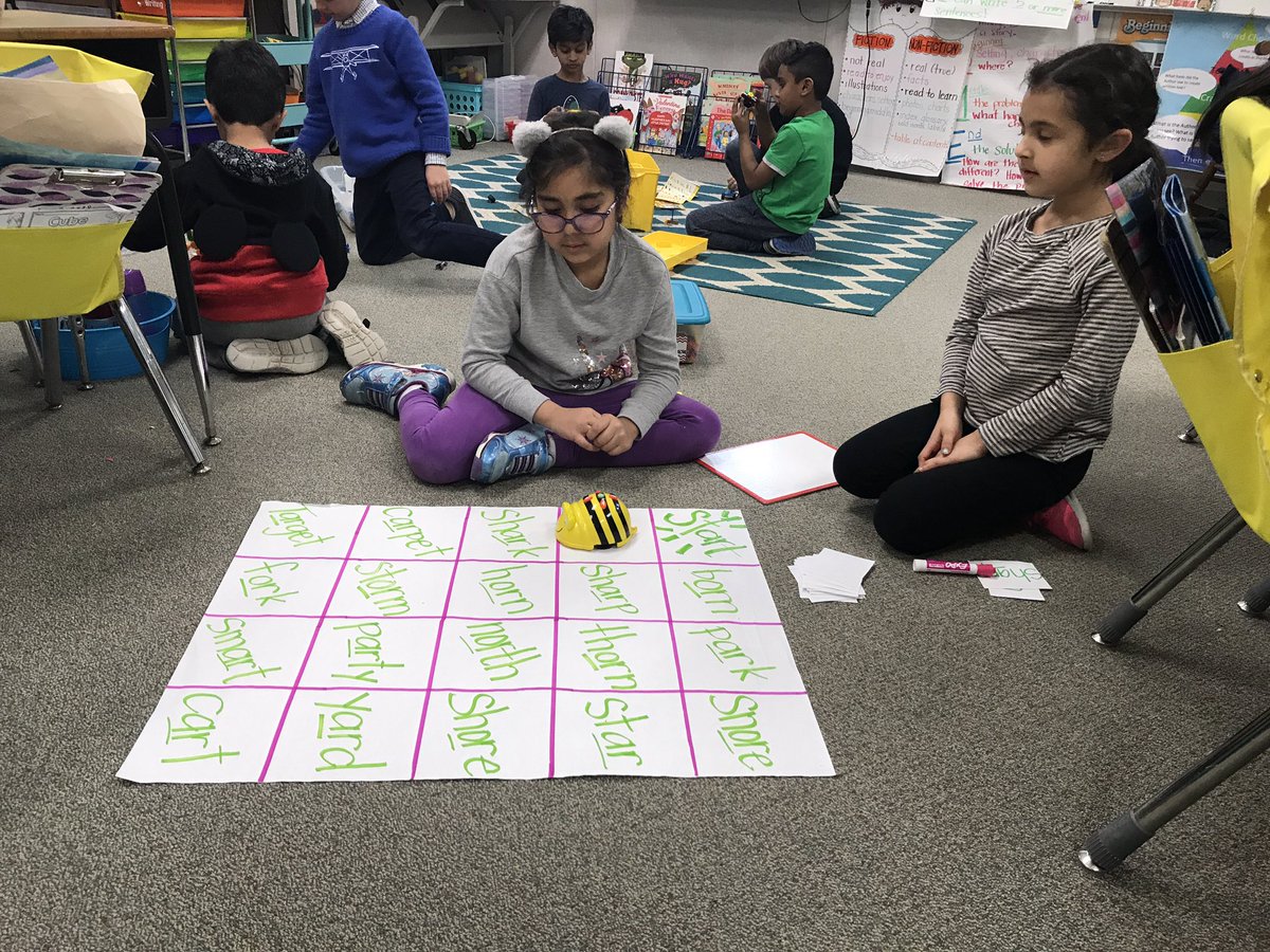 MrsBarron3rd's tweet image. Students coding beebot to review bossy r words! #codingiscool #FBISDLearns @FBISDSTEM @CWE_Cougars