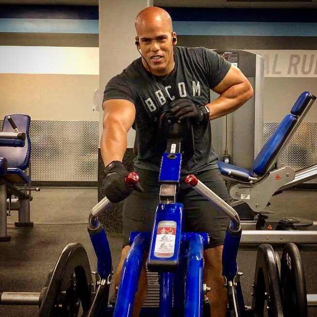 bwrighteousfit's tweet image. That moment when you realize &quot;this is going to hurt!&quot; BUT YOU LOVE IT THAT WAY! #SavorTheSuck  #BBcomChallengeSeries 
🦍💪🏾

@Bodybuildingcom 
#BBcomBarbellClub #BBcomAllAccess #TeamBBcom #TeamBodybuildingcom #fitness @crunchgym @CarnoSyn @Scivation @dymatize