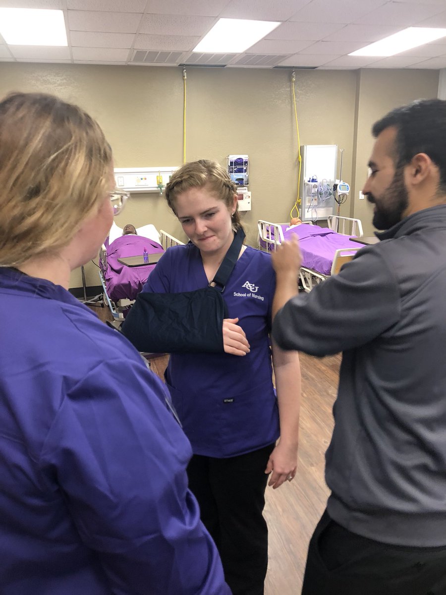 mat_acu's tweet image. We are extremely blessed to have a great nursing school on campus. This week we were able to teach sling and crutch fitting and ambulation to the first semester nursing students. It was a great opportunity for everyone! We can’t wait to do more IPE with them later this semester!