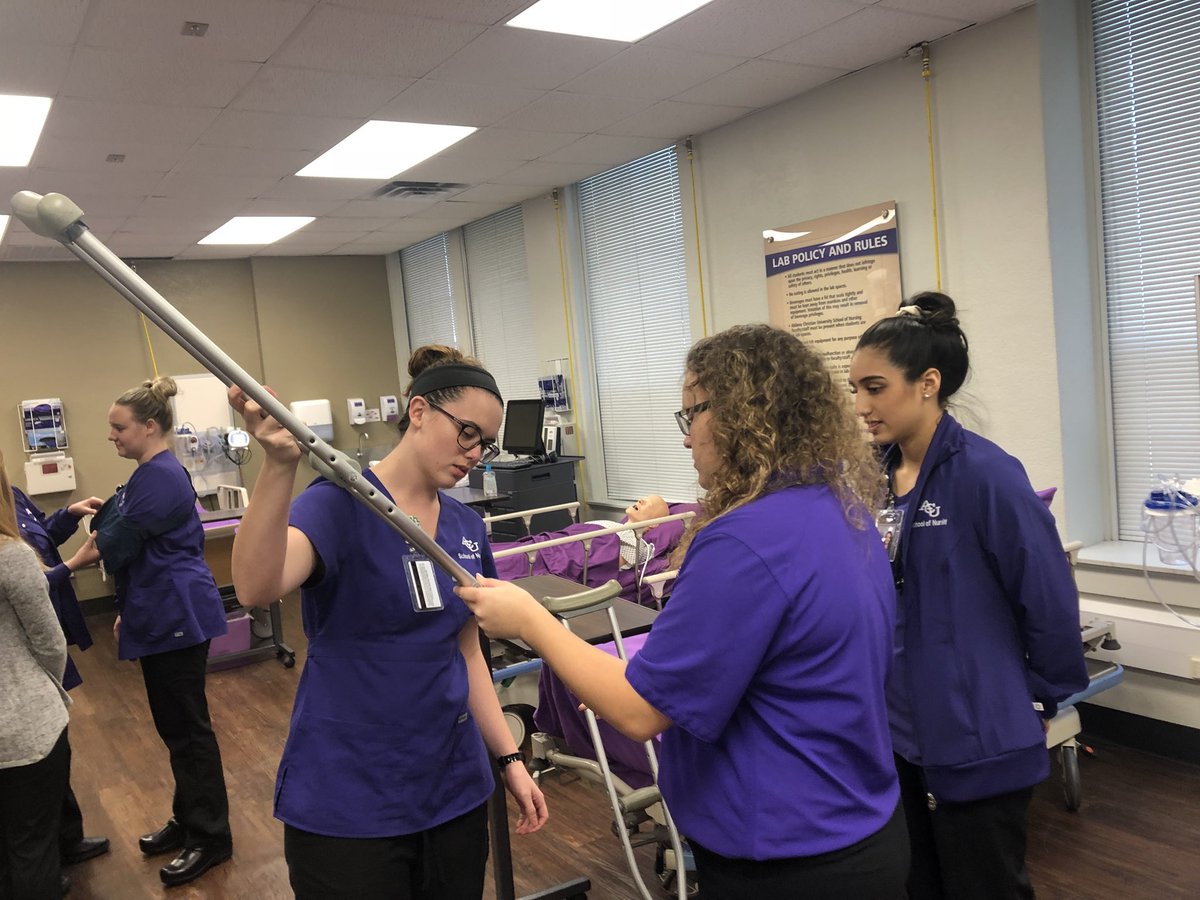 mat_acu's tweet image. We are extremely blessed to have a great nursing school on campus. This week we were able to teach sling and crutch fitting and ambulation to the first semester nursing students. It was a great opportunity for everyone! We can’t wait to do more IPE with them later this semester!