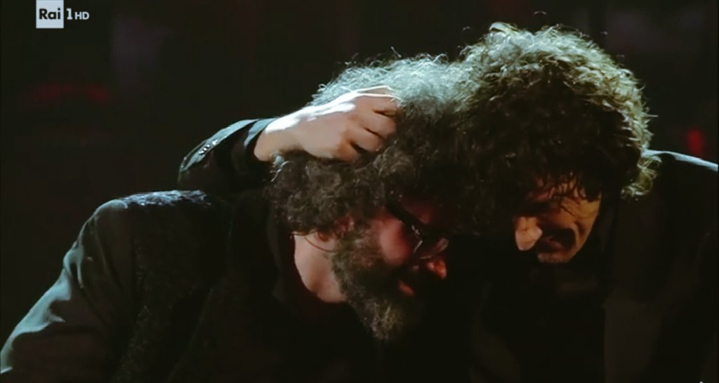 ILupiDiErmalGR's tweet photo. 💫 M A G I A 💫
#SimoneCristicchi e #ErmalMeta #AbbiCuraDiMe #Sanremo2019
Codice 22 https://t.co/2tGAbAX7cs