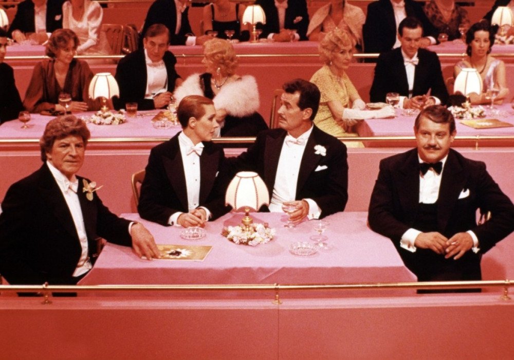 Doing it. Not sorry it's so late. https://twitter.com/RealRonHoward/status/1044556740530921473