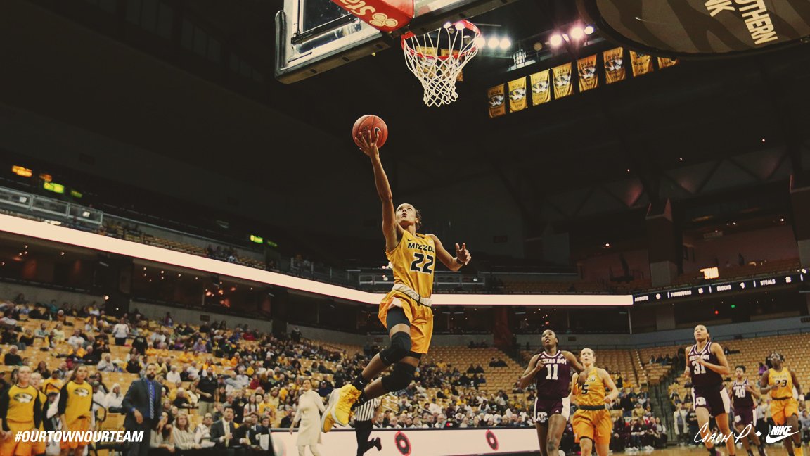MizzouWBB's tweet photo. All the best photos from last night's victory! ๐
๐ธ https://t.co/WZvHQYVU9V
#MIZ #OurTownOurTeam ๐ฏ๐ https://t.co/uvT91It1r2
