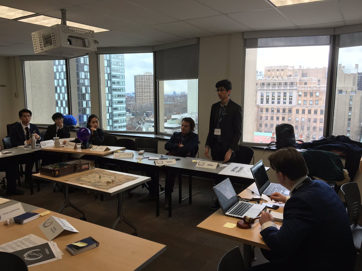 citizenjeffry's tweet photo. Friday sessions @UofT in full swing. @HillStrath students representing well #utmun with @arthur_estelle https://t.co/PYBMBkR9uN