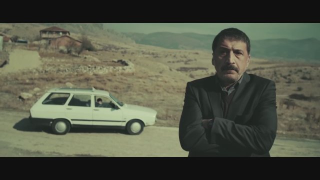 Özcan Çelik'in yönettiği, <a href="/cdavran/">Cem Davran</a>, <a href="/goncagulsunar/">goncagül sunar</a> ve <a href="/ugurcavusoglu/">ugurcavusoglu</a> başrollerini paylaştığı 'Babamın Kemikleri' filmi vizyonda.