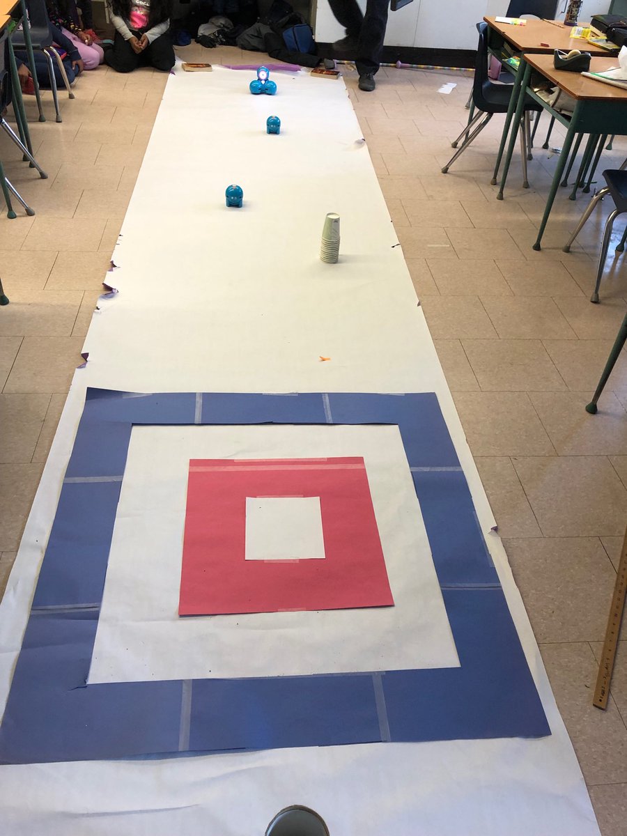 HighcastlePS's tweet photo. Curling and Robots! Students programming Dash to get to the button! ⁦@CurlON_⁩ ⁦@LC3_TDSB⁩ ⁦@SherylZona⁩ https://t.co/edpBIrfRMu