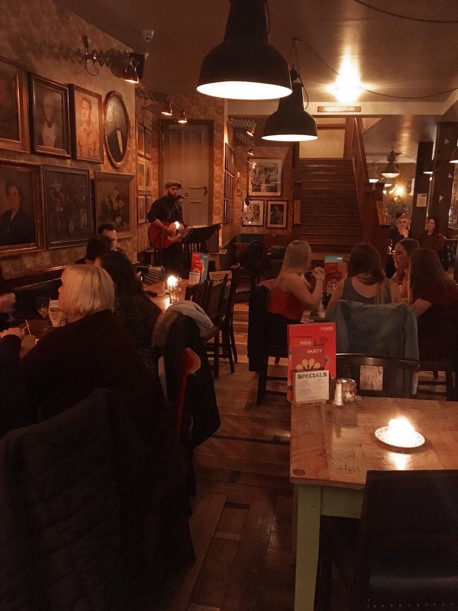 LoungeCapo's tweet photo. Andrew Cox live ππ #capolounge https://t.co/umhnwKp4we