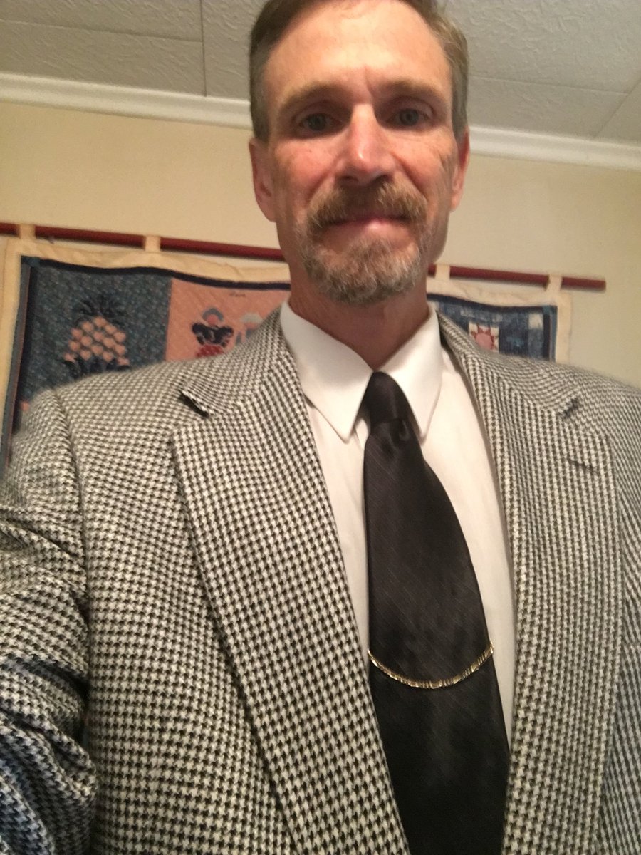 CAC_OU's tweet photo. A special thanks to our CAC member Kyla for getting her dad to share his cancer story. We are so appreciative he wanted to share this with us. Thank you so very much! 💚🎗 #CACOU #cancersucks https://t.co/XLPV3KAEV7