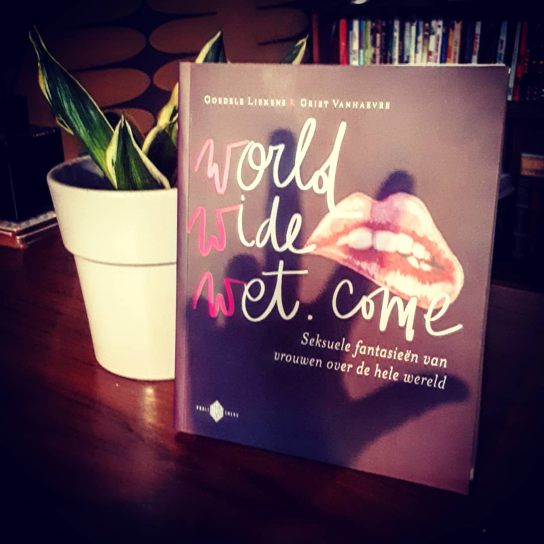 💋 Only 3 days left until this baby hits the Belgian bookshops! 💋

Perfect for a sexy night under the covers with yourself. Or any other plans you might have for this upcoming Valentine's day... ❤

<a href="/goedeleliekens/">Goedele Liekens</a>
<a href="/GrietVanhaevre/">Griet Vanhaevre</a>

#WorldWideWetCome 
#femalesexualfantasies