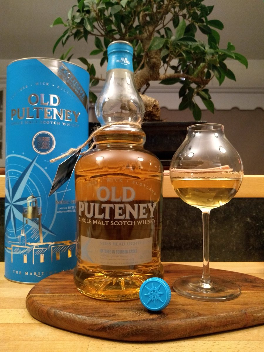 whiskeytalk2U's tweet image. For #FridayNightDram I'm reflecting back to an @AVR_Whiskey_SOC evening with #inverhouse #interbev with Leslie Eadie last year.. where I managed to win this  @OldPulteneyMalt #Nosshead 

Really Nice Travel retail release....
