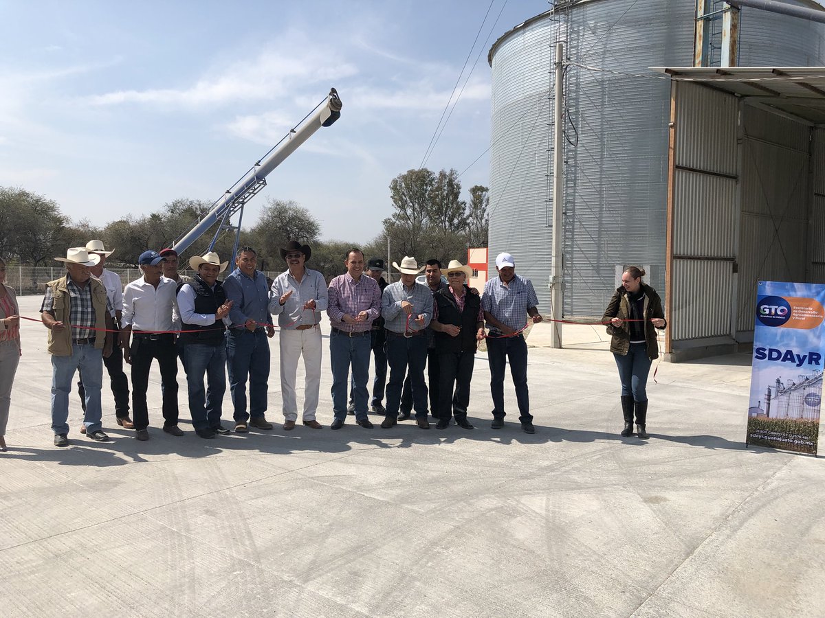 MVZMariaJoseMtz's tweet image. Con acciones en asesoría técnica innovadoras para la cosecha de maíz, comercialización, logramos que nuestros productores tengan herramientas para fortalecer empresas agrícolas, en @municipio_leon nos encontramos en la comunidad de La Sandía.