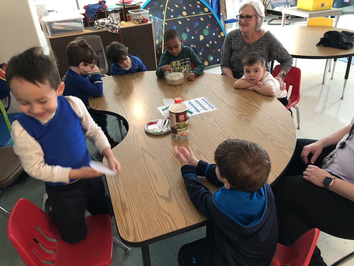 NatalieSimonton's tweet photo. We made porridge this morning! It was too hot at first, but we waited until it was just right to eat. 🥣 😋 👧 🐻 🐻 🐻 @summithillhusky https://t.co/sShvWJTzRR