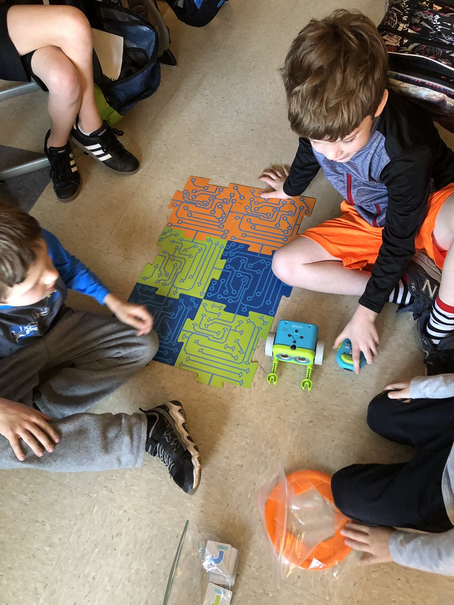 MlwWatts's tweet photo. Coding in math class.  We love Botley the coding robot. #codinginsecondgrade @FRESWarriors https://t.co/wC7GOc7JX6