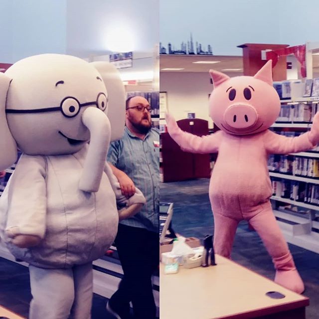 crcpl's tweet image. We had 2 very special guests at the #NorthsideBranchLibrary today to help celebrate the upcoming birthday of #MoWillems. #ElephantAndPiggie #CRCPL #ChillicotheOhio #ChildrensPrograms 🐘🐖 bit.ly/2MVVVLp