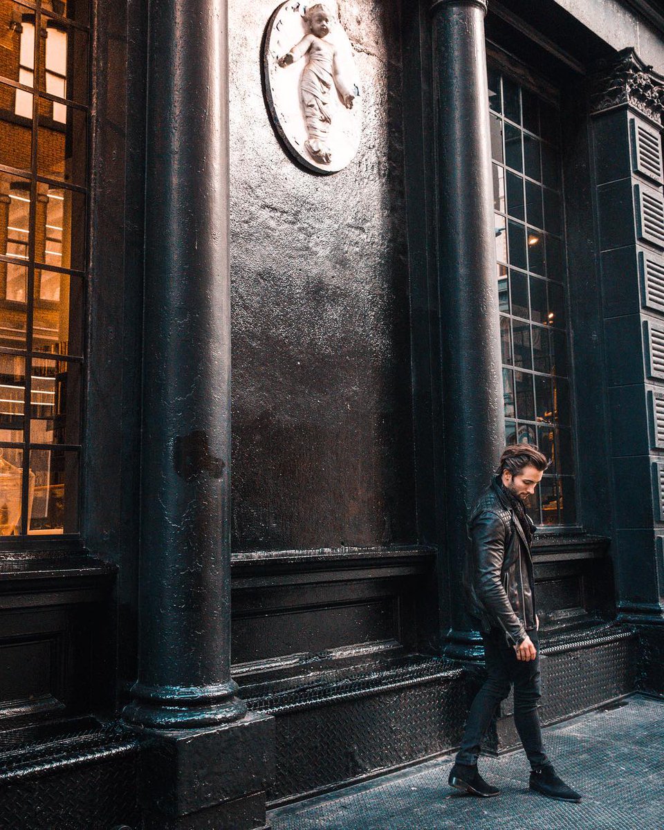 These streets got style #NYFW 📷: adrieninthecities on Instagram