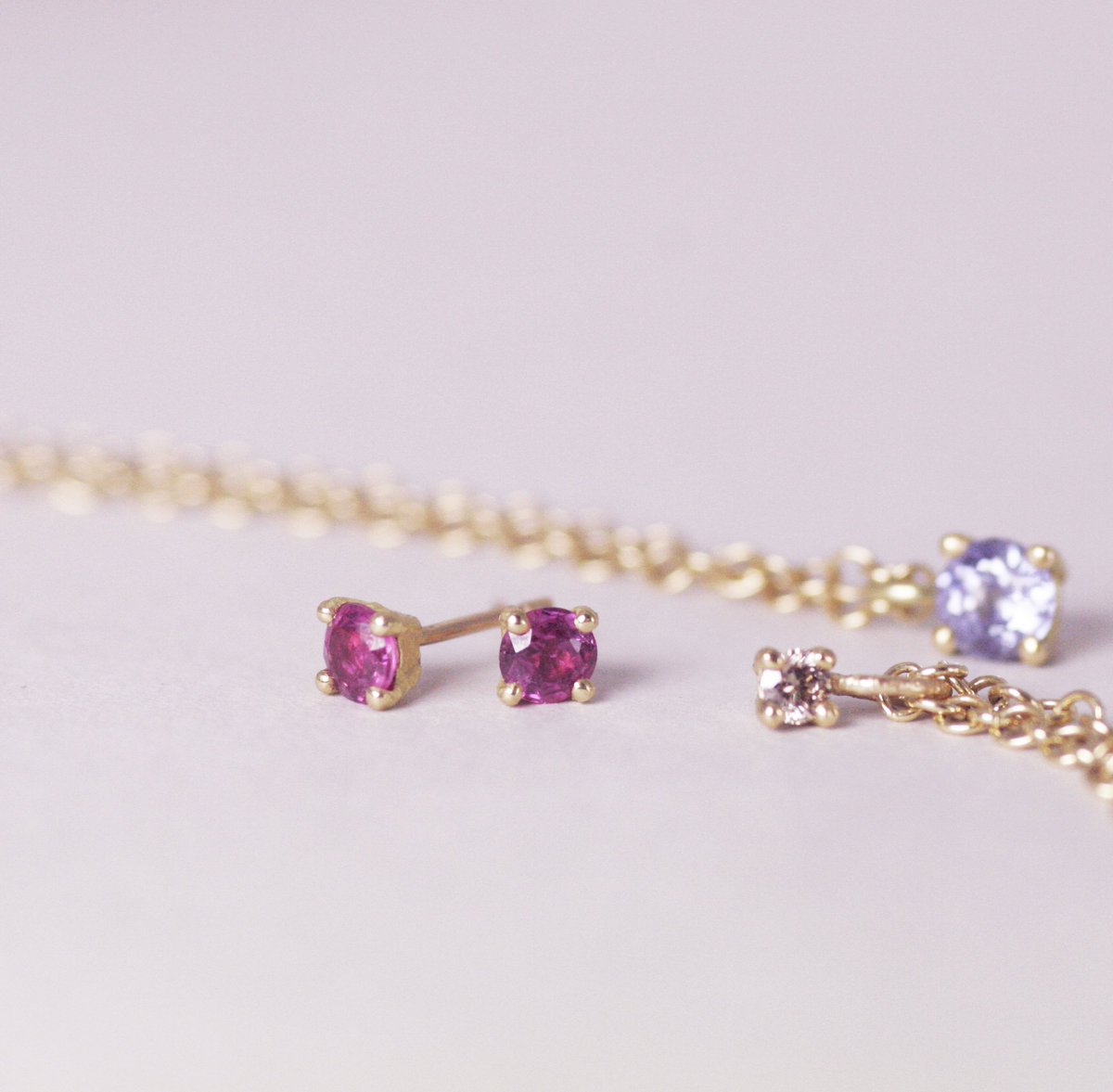 #mayaselway #mayaselwayjewellery #gold #jewellery #jewelry #futureheirlooms #design #finejewellery #poetryoftheeveryday #remain #studs #ruby #rubyearrings #champagnediamond #sapphire #pendant