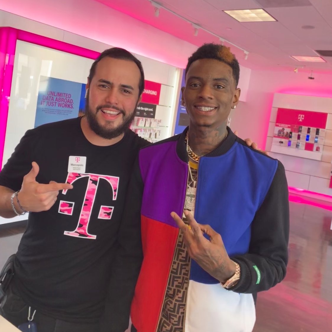 MarcopoloLua's tweet image. Yo @JohnLegere i just helped out @souljaboy at Sunset location! He has an idea for you!