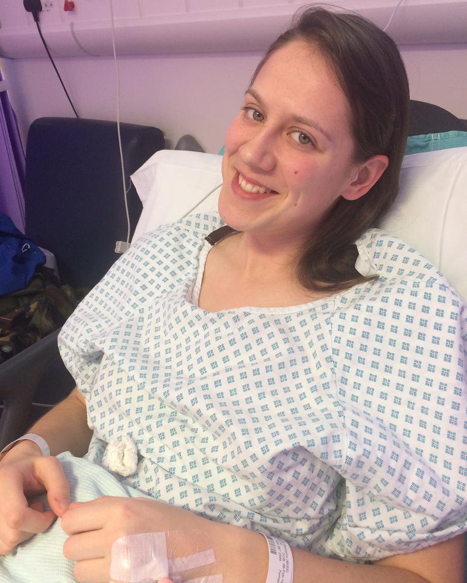 chitchatgeorge's tweet image. 2 years apart. Life is good ✌🏻 #kneesurgery #recoverypro #madeit #champ