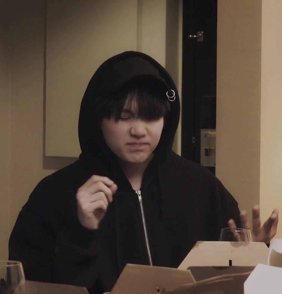 yoongisarchive's tweet photo. https://t.co/yhlLQCi7qU