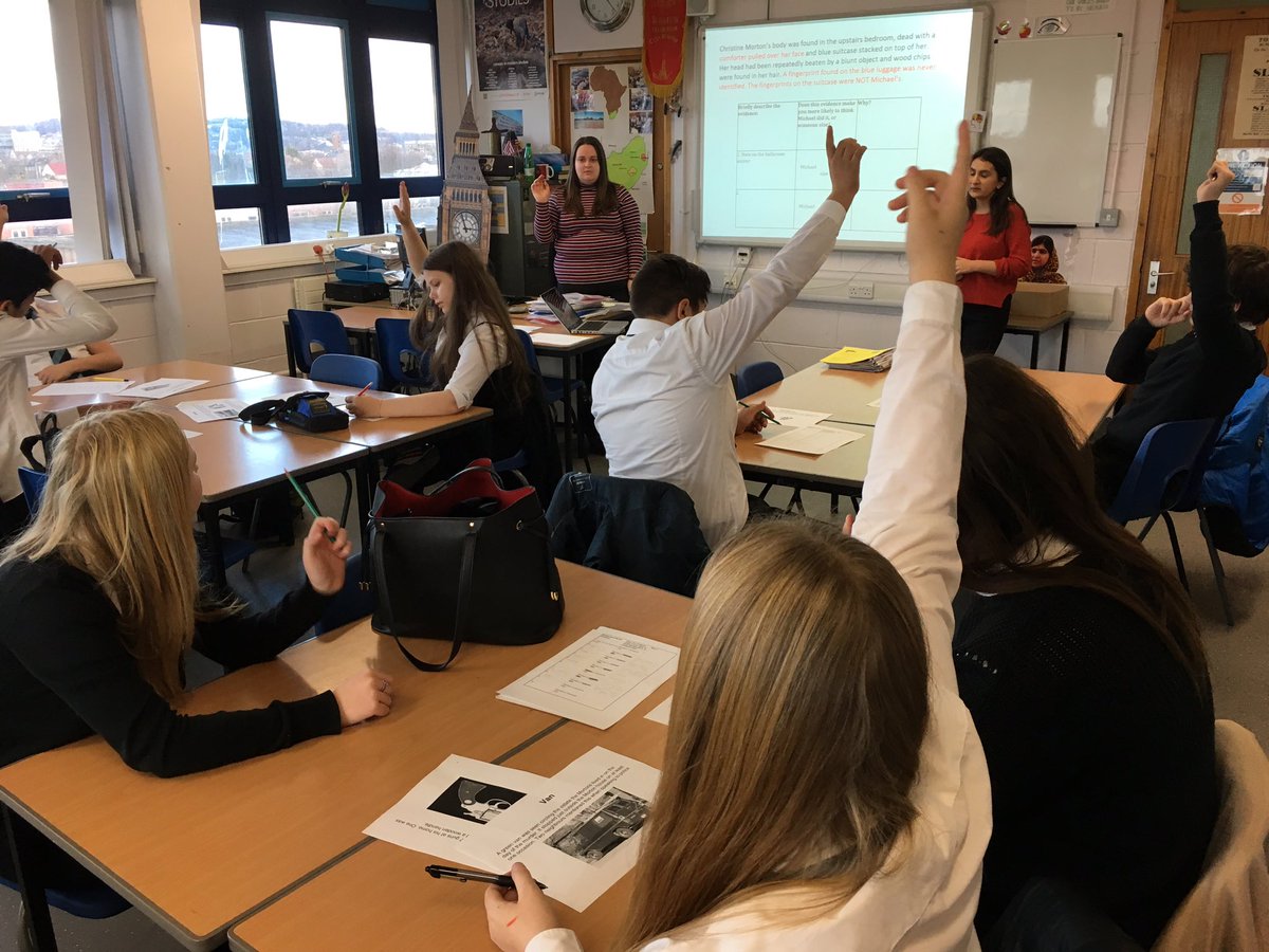 Who did it ? Some great discussion and debate with S3 Modern Studies @WHEC_Edin and <a href="/NewlawyersLSS/">New lawyers</a> Law students Sara &amp;  Siara. Excellent first #streetlaw session.