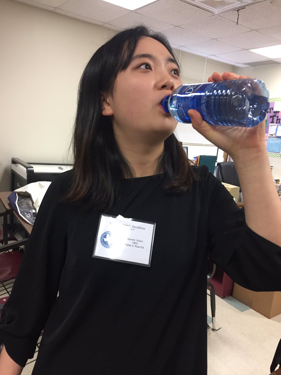 mrs_friend's tweet photo. Looking sharp! @HebronAcdec is almost ready for interview!! #spittinfacts #winthemover https://t.co/hGkfnhVzYD