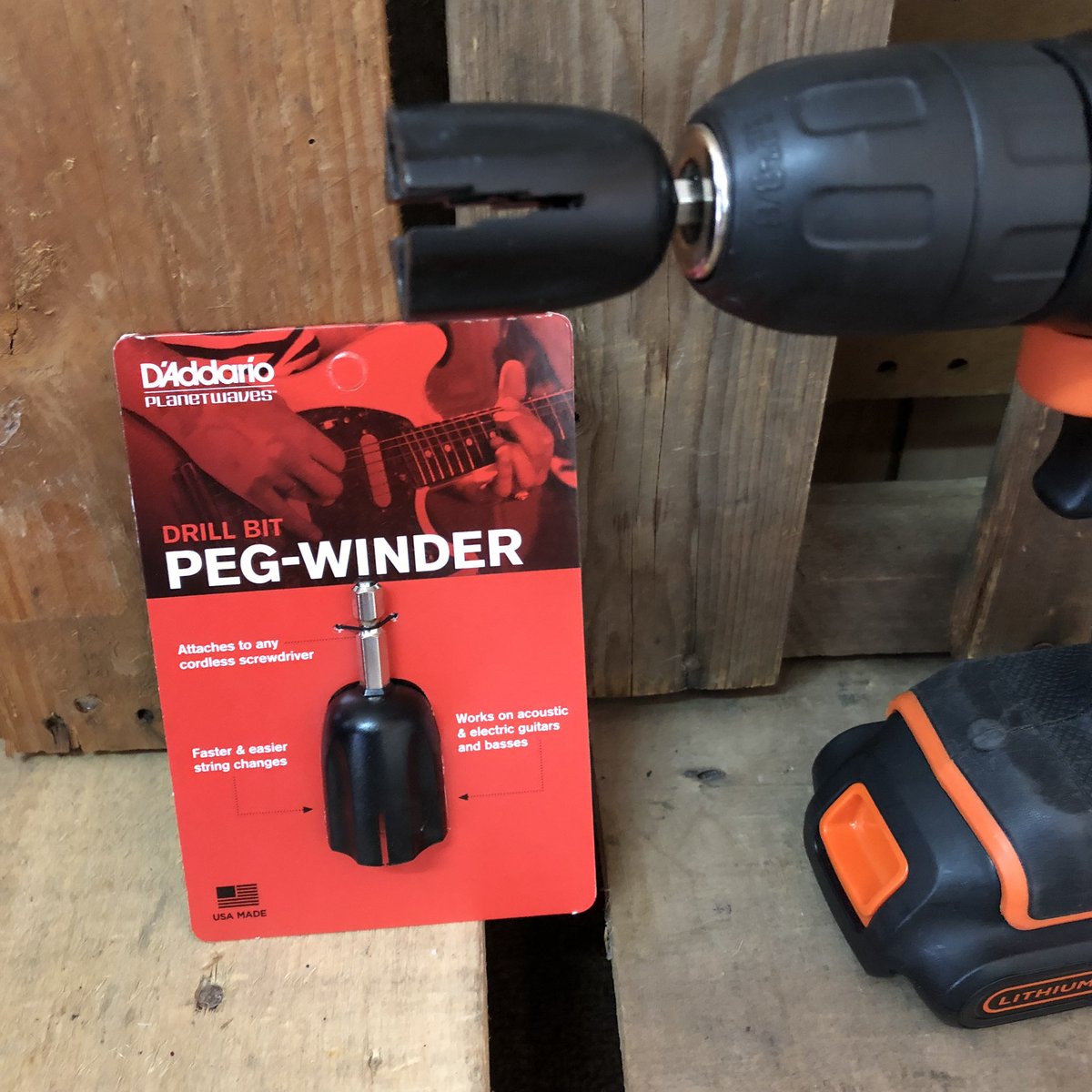 TheMusicStoreSC's tweet photo. Need to speed up your string changes?  Try the drill bit peg winder.  #themusicstoresc #sodacitymusic https://t.co/r2rv0m8R44
