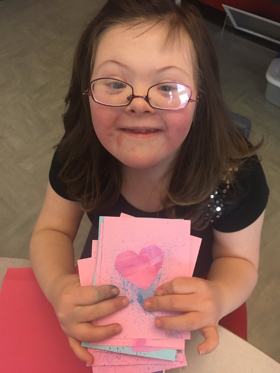 MsKaraFitz's tweet image. Today we finished up a special little project that we&apos;ve been working on for the past couple of weeks - over 30 Valentines to donate to #projectkindness ❤️ @StTeresasSchoo1 @MainlanderHai