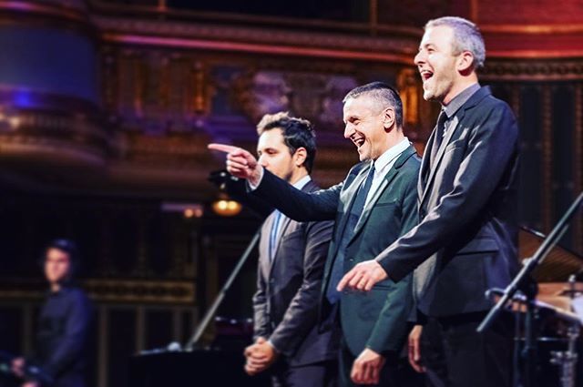 Happy end - after or Bartók CD release concert at Budapest Music Academy. 😁👏🎹 youtube.com/user/SarikPeter
#petersarik #petersariktrio #jazz #jazz🎷 #ilovejazz #budapest #hungarianjazz #jazztrio #jazzpiano #jazzpianist #crossovermusic #jazzmusician #jazzm… bit.ly/2Gxckos