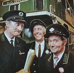 ScotRugbyPod's tweet photo. Ireland unveil their secret weapons. A crack team of bus specialists set to get them to Murrayfield on time #teamofus #teamofbus #i8youbutler #getthatbusout https://t.co/RmJ1qibdyi