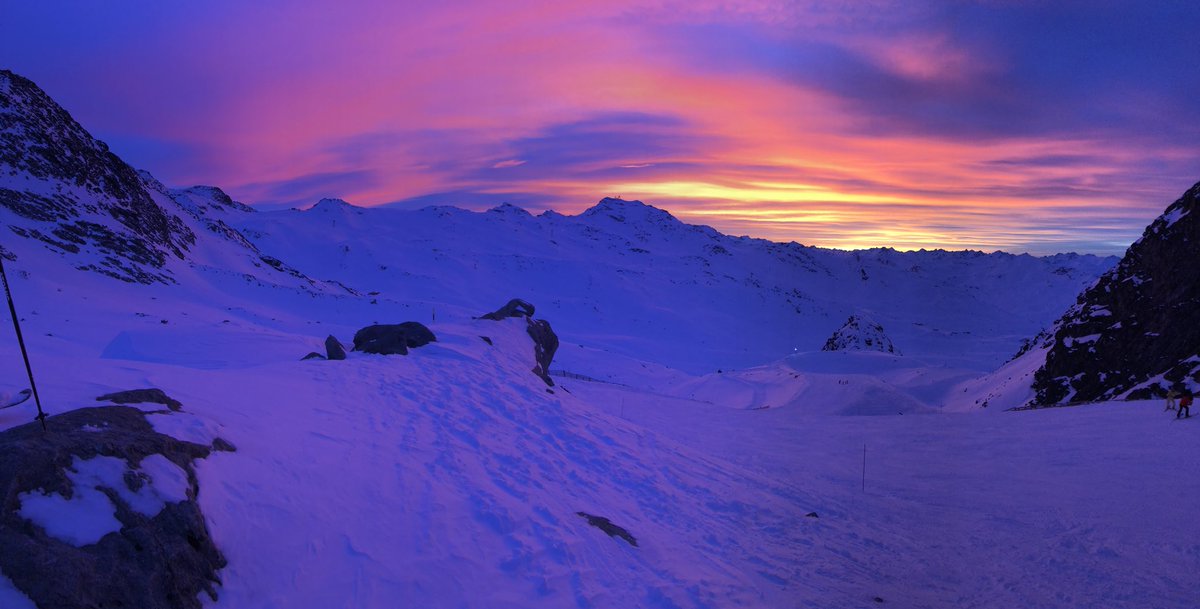 TiiiTaxx's tweet photo. Merci pour tout @Val_Tho #inoubliable #teteronde #puff #nofilters #peclet #gravéàjamais #vueextraordinaire #vinchaud https://t.co/NHh3R1YjY8