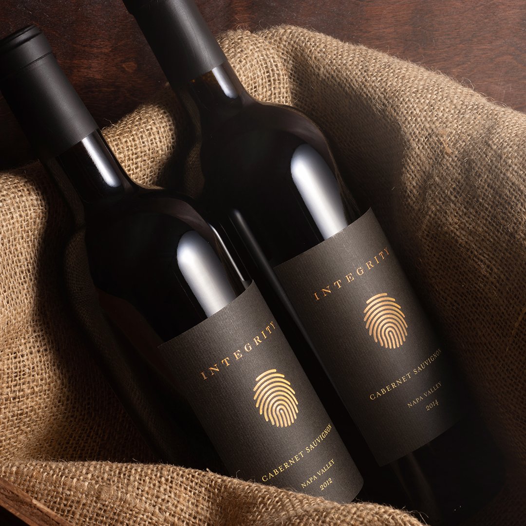 Mockingbird_USA's tweet photo. We are ready for the weekend! #productphotography #bottleshots #wine #marketing #integritywines #studiophotography #photography #weekend https://t.co/lL54NcKcfU