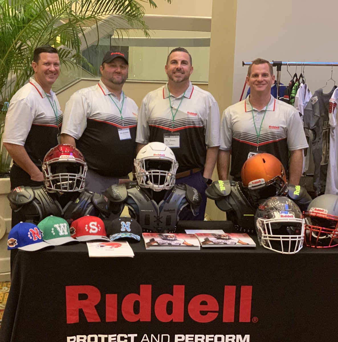 Come see #TeamRiddell at the Orlando @GlazierClinics #TheRiddellDifference