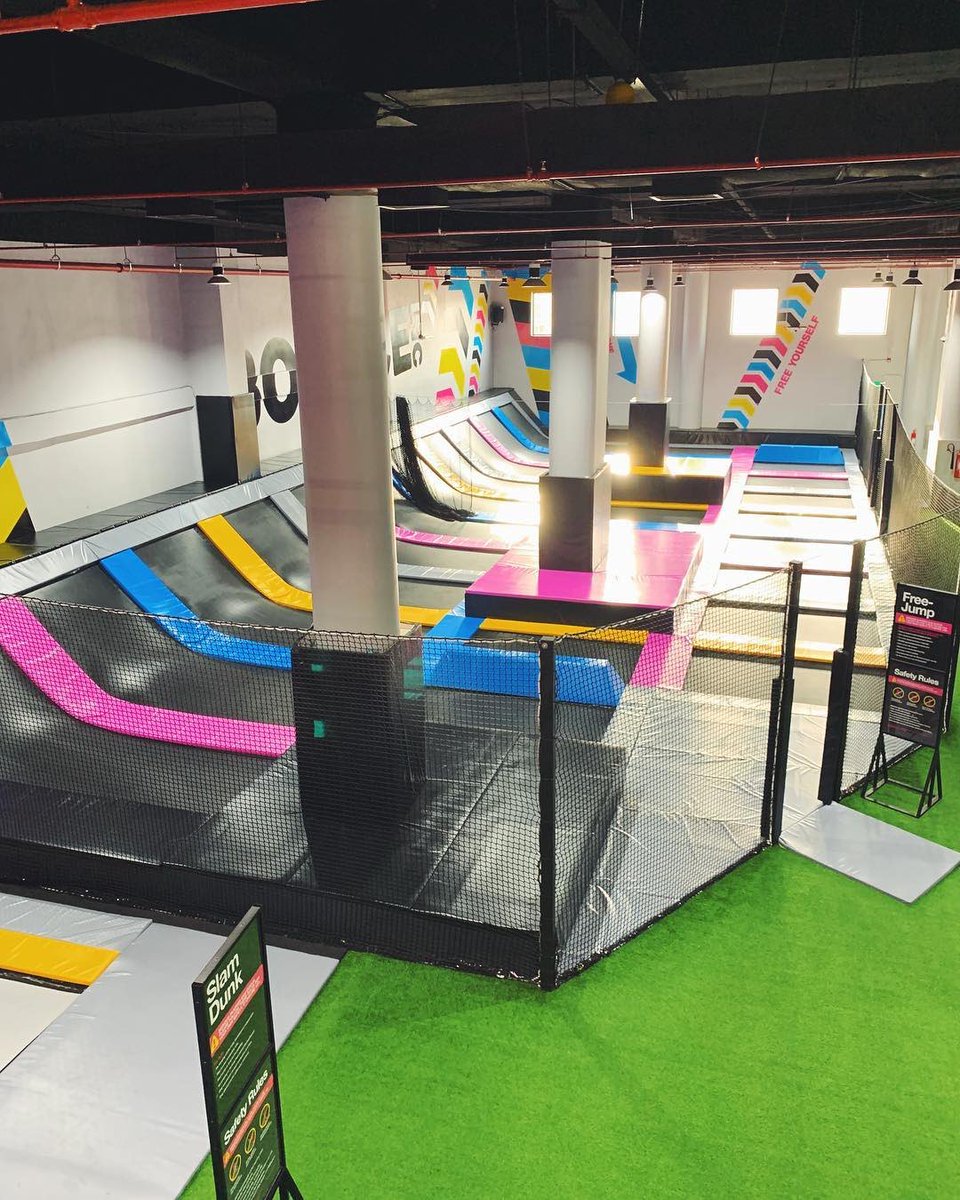 دليل جدة Daleljeddah Ar Twitter دليل جده اماكن باونس أكبرصالة ترامبولين قفز حر ترفيهي في جدة جدة طريق المدينة بعد الدانوب قسمين قسم للنساء حرية كاملة للنساء وقسم للشباب والعوائل التذاكر الشراء عن طريق