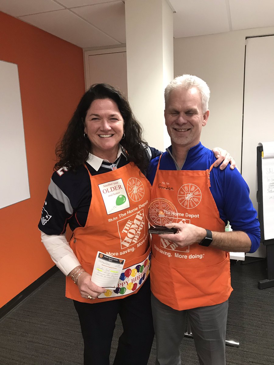 JohnStarkHDU's tweet photo. Congratulations Gordon on being selected as the #ValuesBasedLeader by your peers during the second session of the Detroit #HDUonTheRoad event! Your participation and engagement was so inspiring!
PS - Happy Birthday @HouleHeather! @JaredReeceTHD @Manny_HDU https://t.co/ocwJq2GKE3