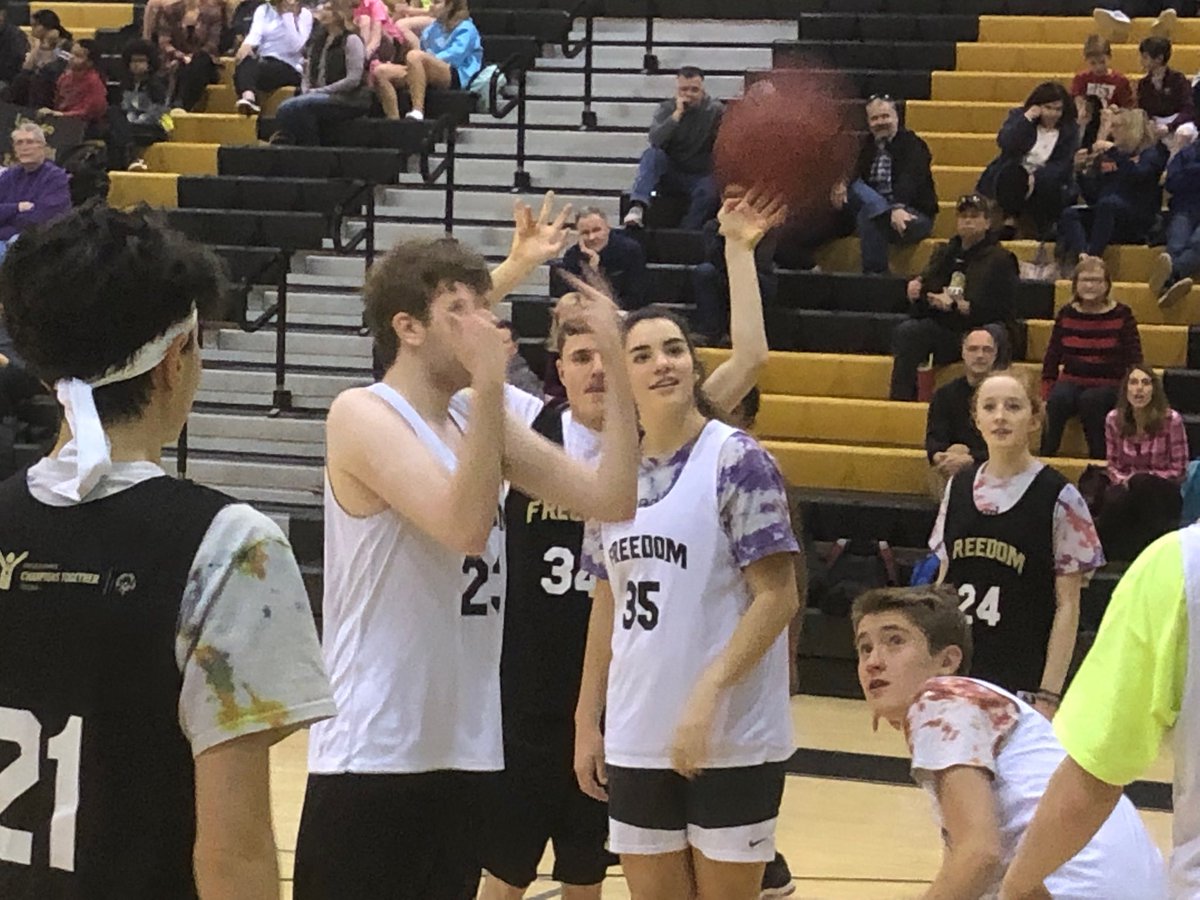 Dylan nails the jumper in Unified game. <a href="/LCPS19/">Lc.ps</a>