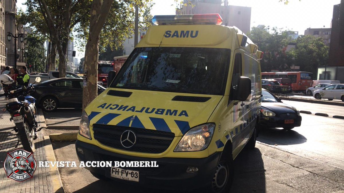 RABCHILE's tweet photo. BOMBEROS SANTIAGO
Ahora #Rab10 y #Rab23 se encuentra en 10-3-2 (Llamado A Rescate de Personas) en Avenida Libertador Bernardo ohiggins y Avenida Portugal.
@CentralCBS
Unidades: RX-7 RX-8 H-17
#Rab
#RevistaAccionBomberil
#BomberosDeChile https://t.co/JOGNbdVe01