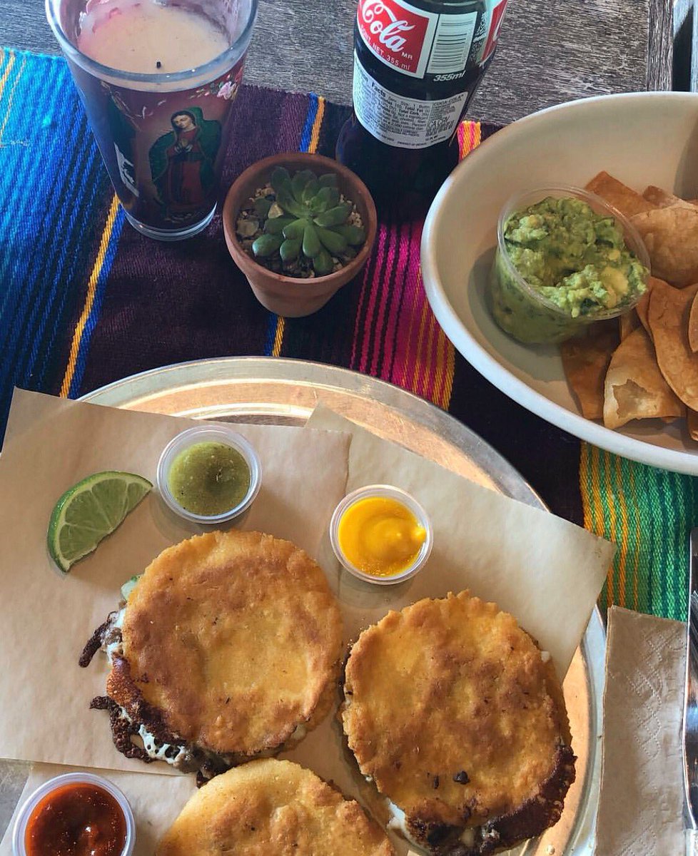 Tacos Lobos tweet media