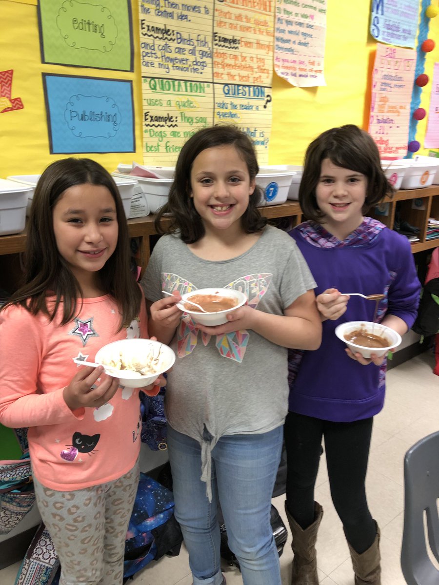 kturner02's tweet photo. These writers didn’t care that it was freezing outside! They enjoyed ice cream sundaes for reaching their goals on the writing benchmark! #writeon #revise #edit #Iscream #youscream @central_mabank https://t.co/9lteQVvKBo